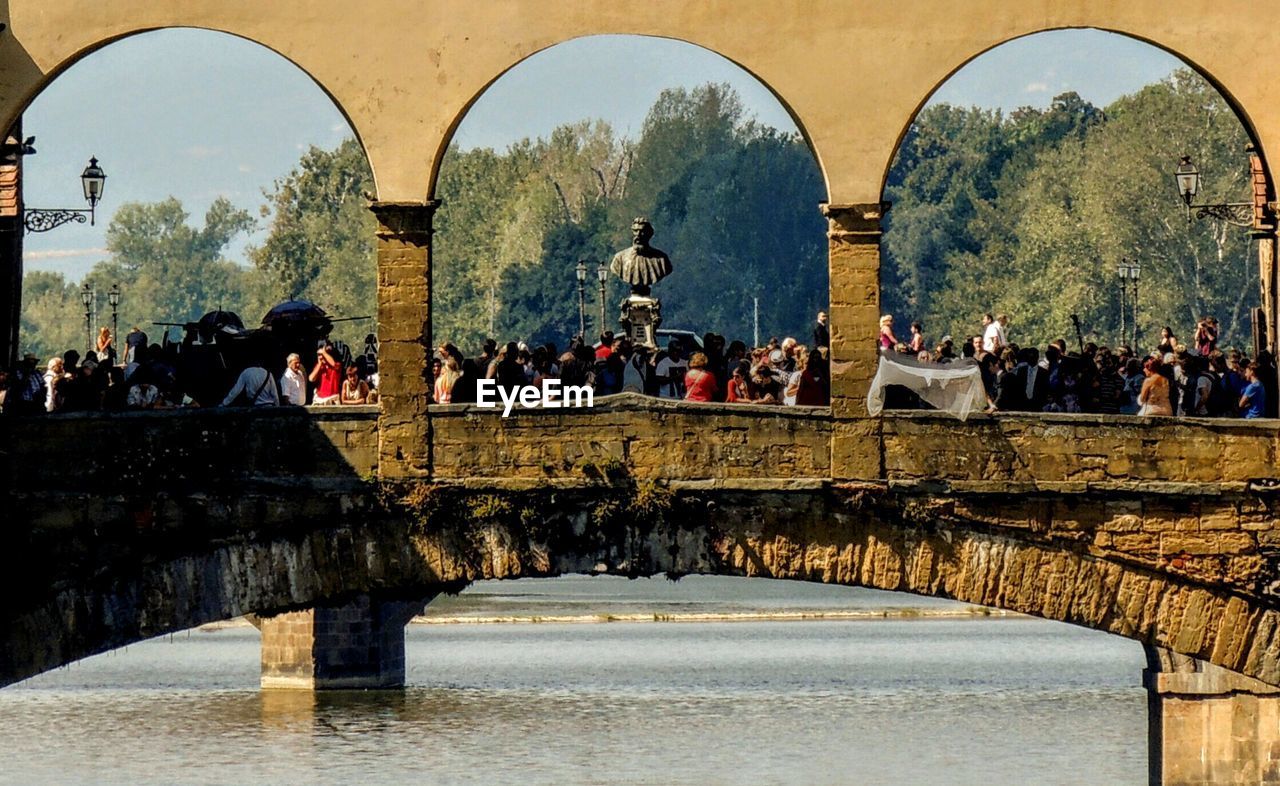 PANORAMIC SHOT OF PEOPLE IN WATER AT PARK