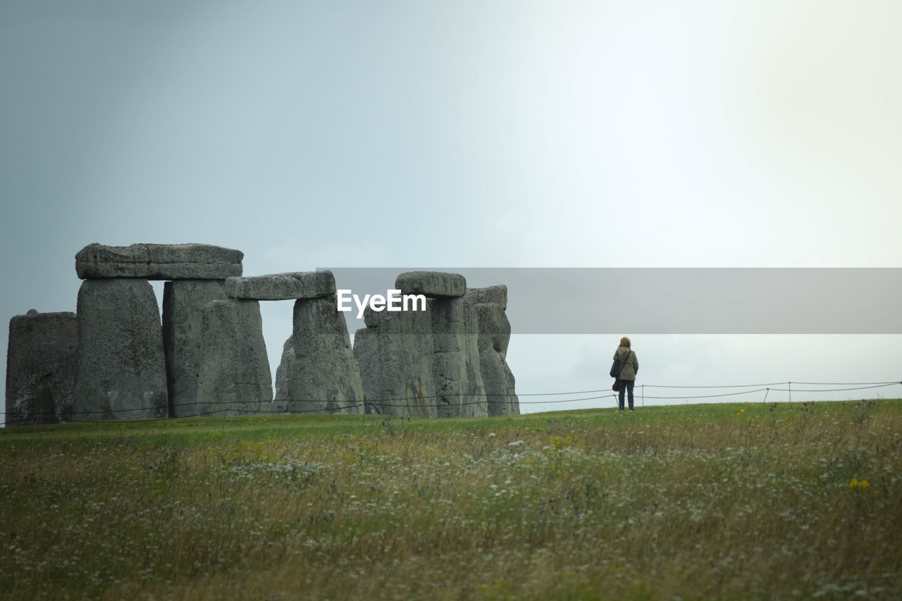 View of stonehenge against sky