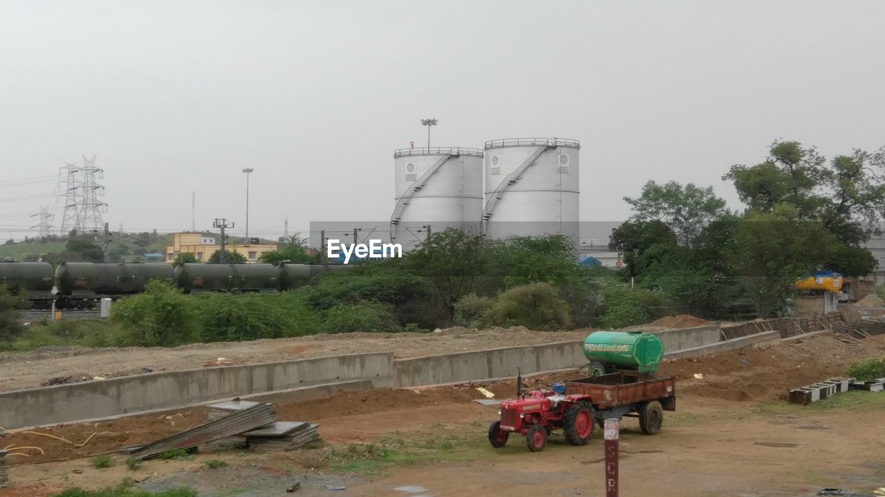 VIEW OF CONSTRUCTION SITE AGAINST SKY