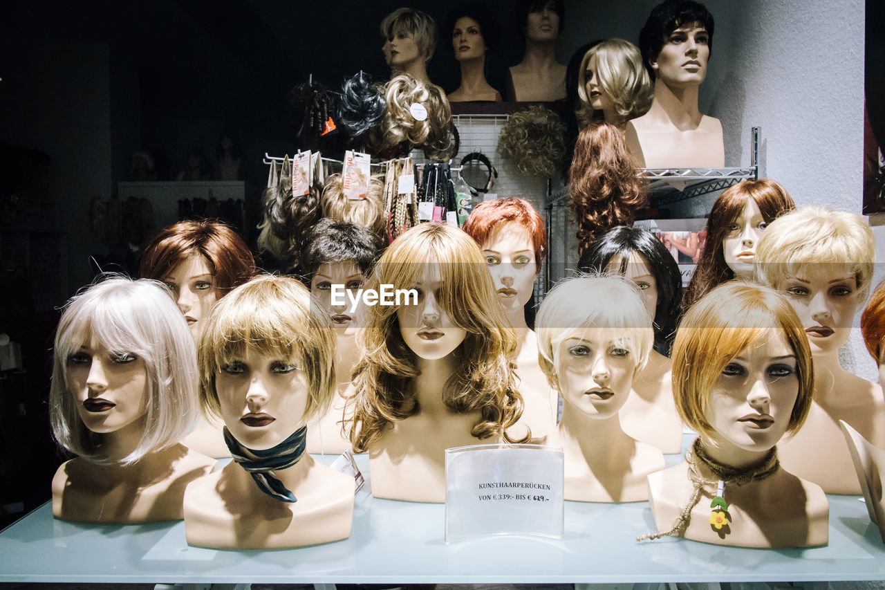 Female mannequins at hair spa