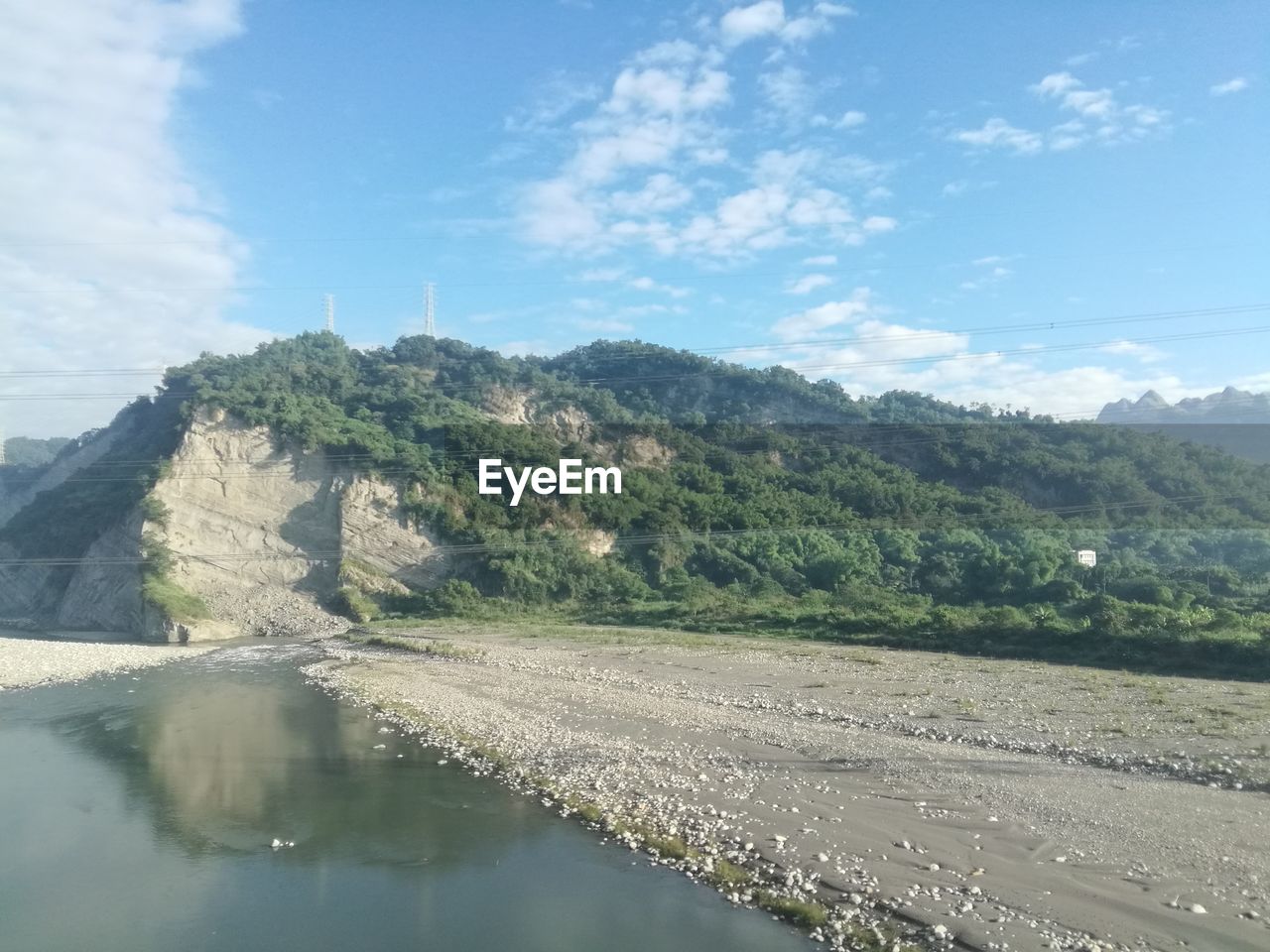 SCENIC VIEW OF RIVER AGAINST SKY