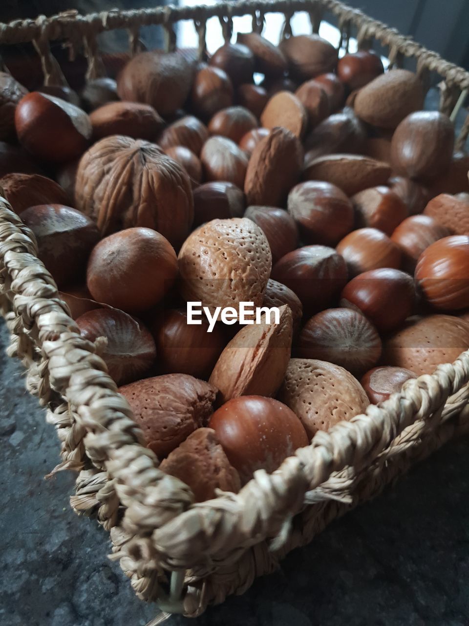 CLOSE-UP OF WICKER BASKET