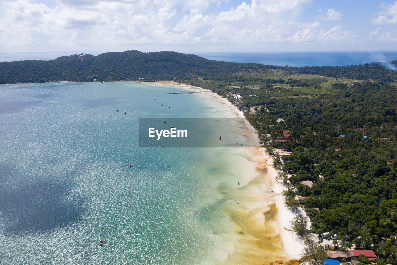 HIGH ANGLE VIEW OF BEACH