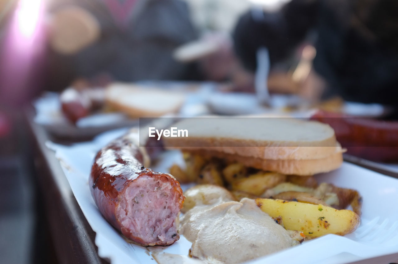 CLOSE-UP OF FOOD IN TRAY