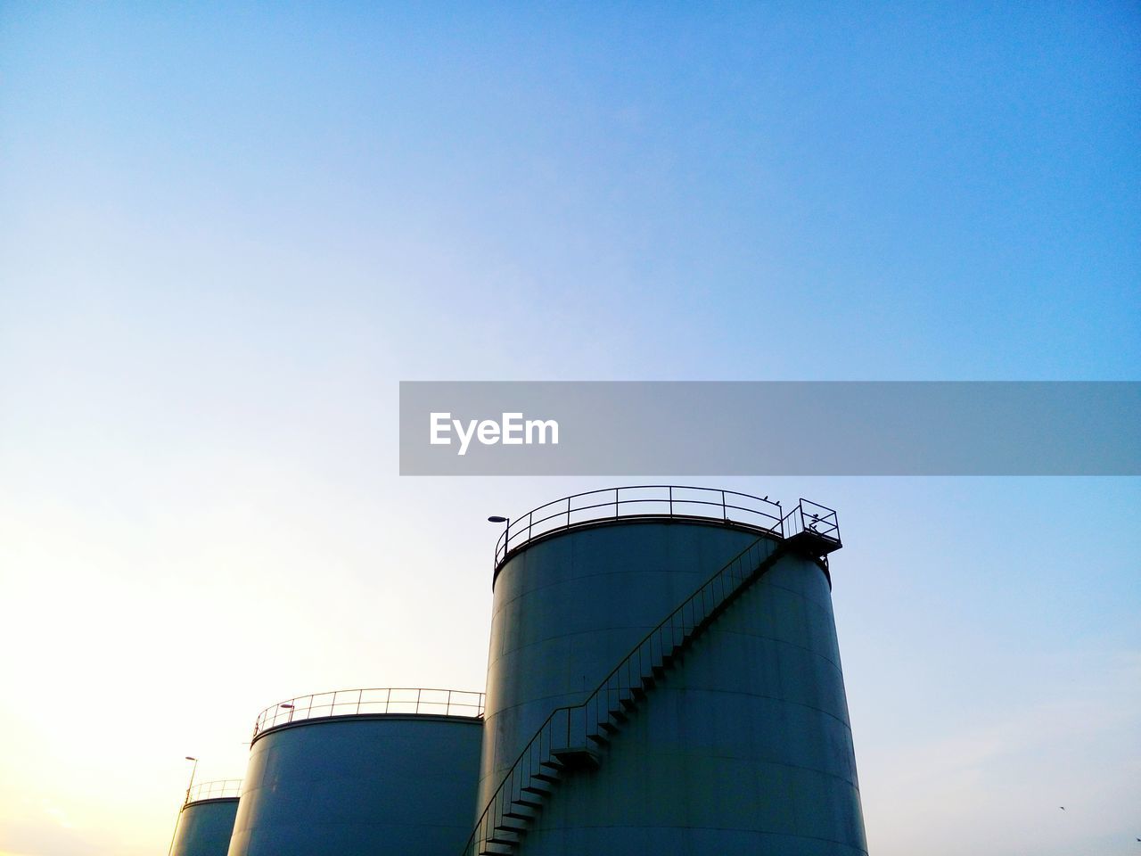 LOW ANGLE VIEW OF BLUE SKY AGAINST CLEAR BACKGROUND