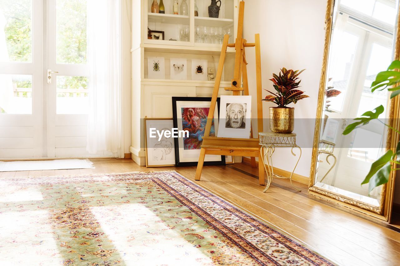 INTERIOR OF EMPTY HOME