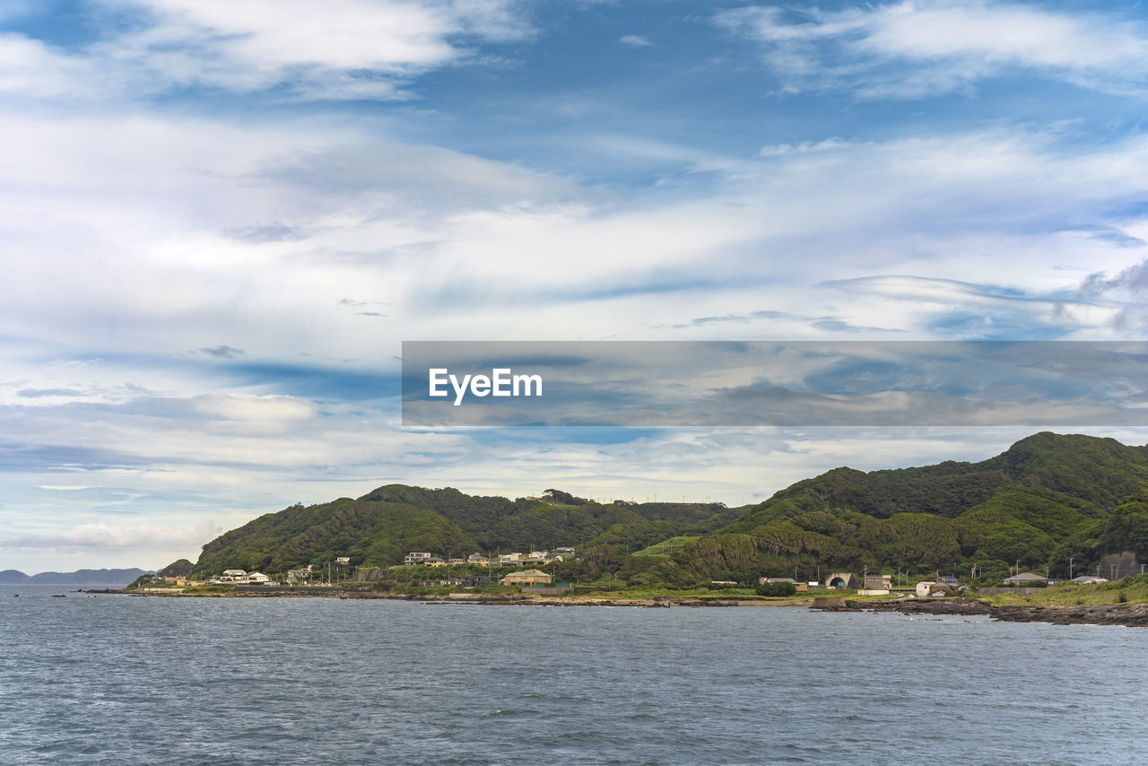 Coast of the boso peninsula　with the kanaya town at the foot of the mount nokogiri.