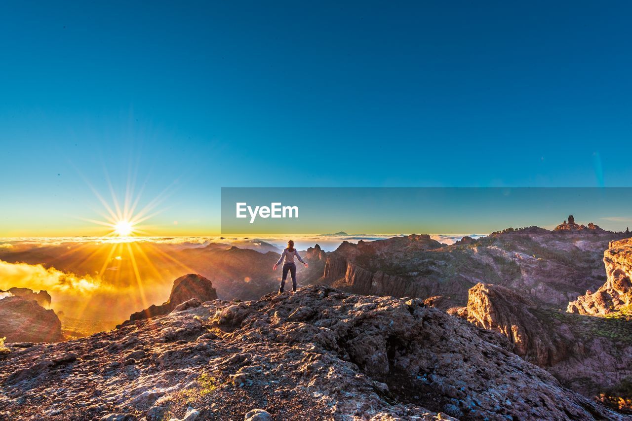 SCENIC VIEW OF MOUNTAIN AGAINST SKY