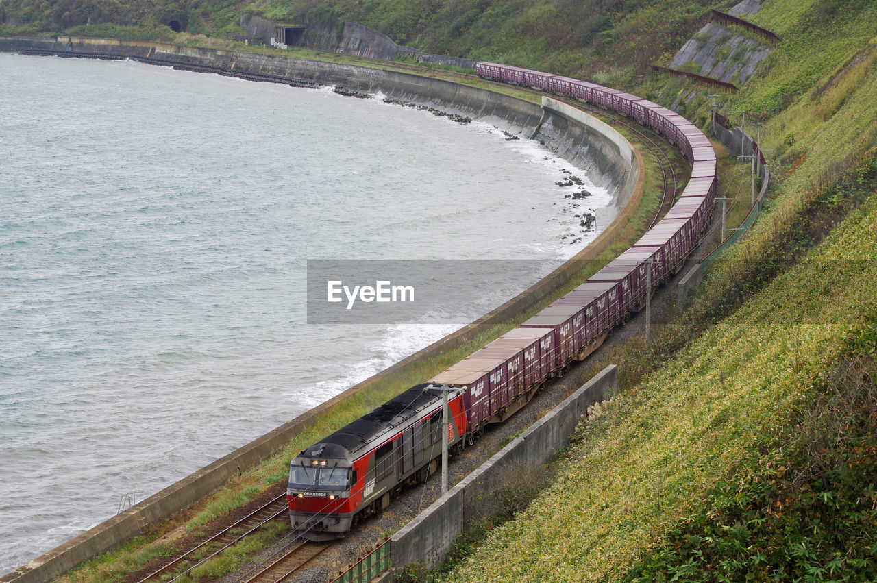 Freight train to run on the shoreline