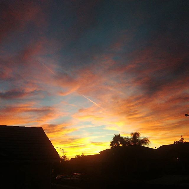 LOW ANGLE VIEW OF DRAMATIC SKY AT SUNSET