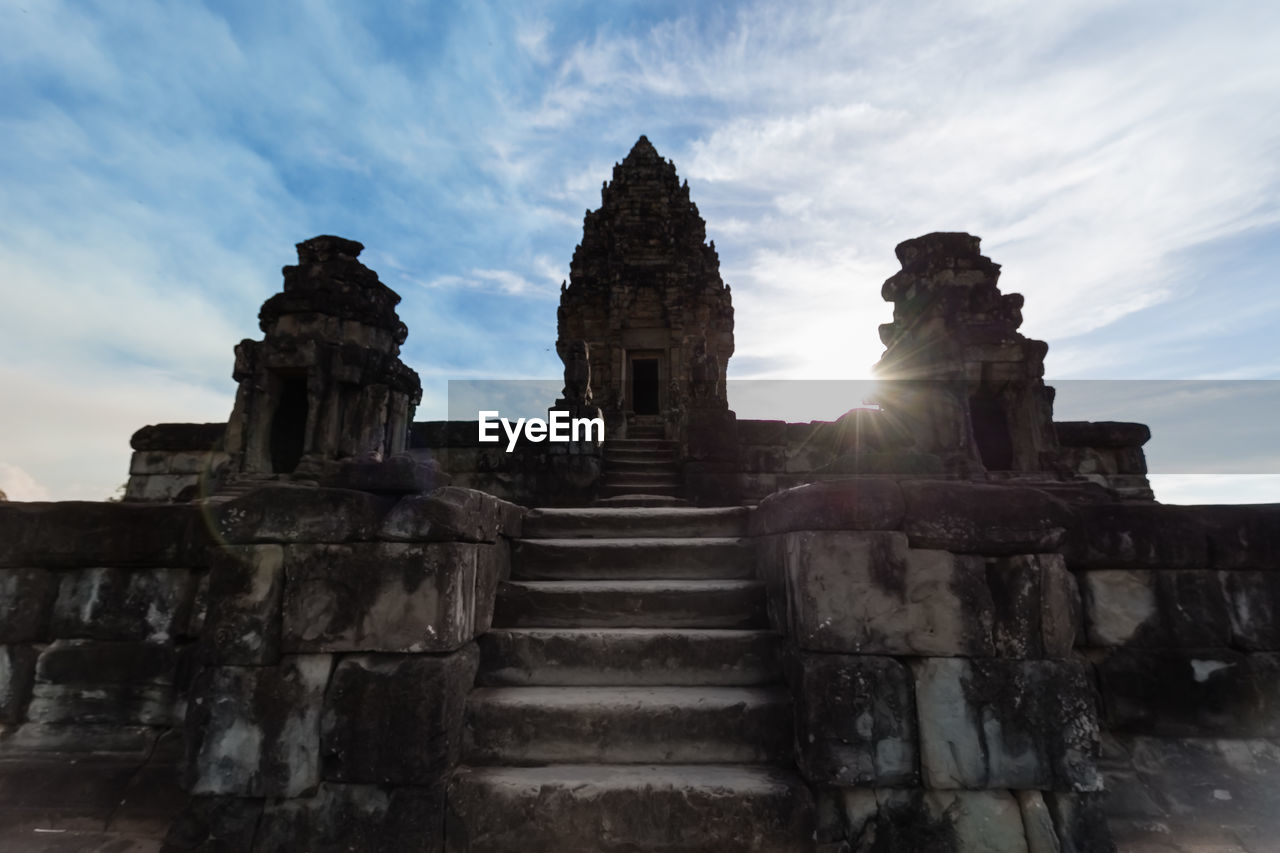 Statue of temple against sky