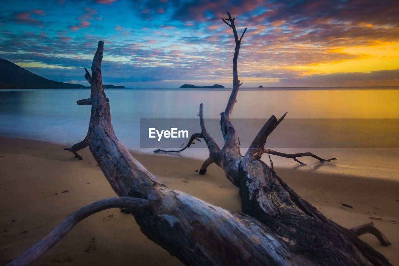 VIEW OF SEA AT SUNSET