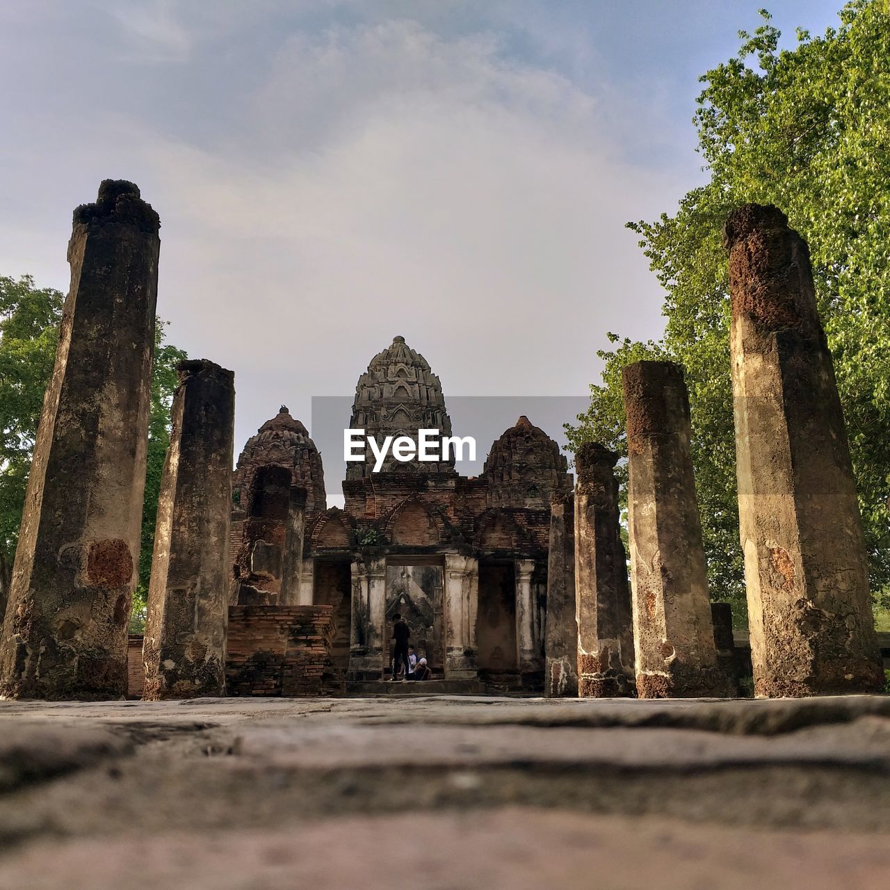 OLD RUIN TEMPLE AGAINST SKY