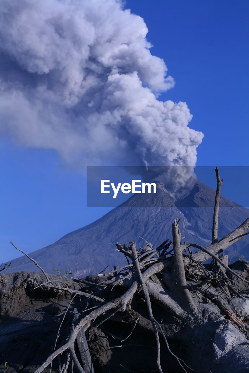 Eruption of mount merapi in yogyakarta indonesia, november 2010