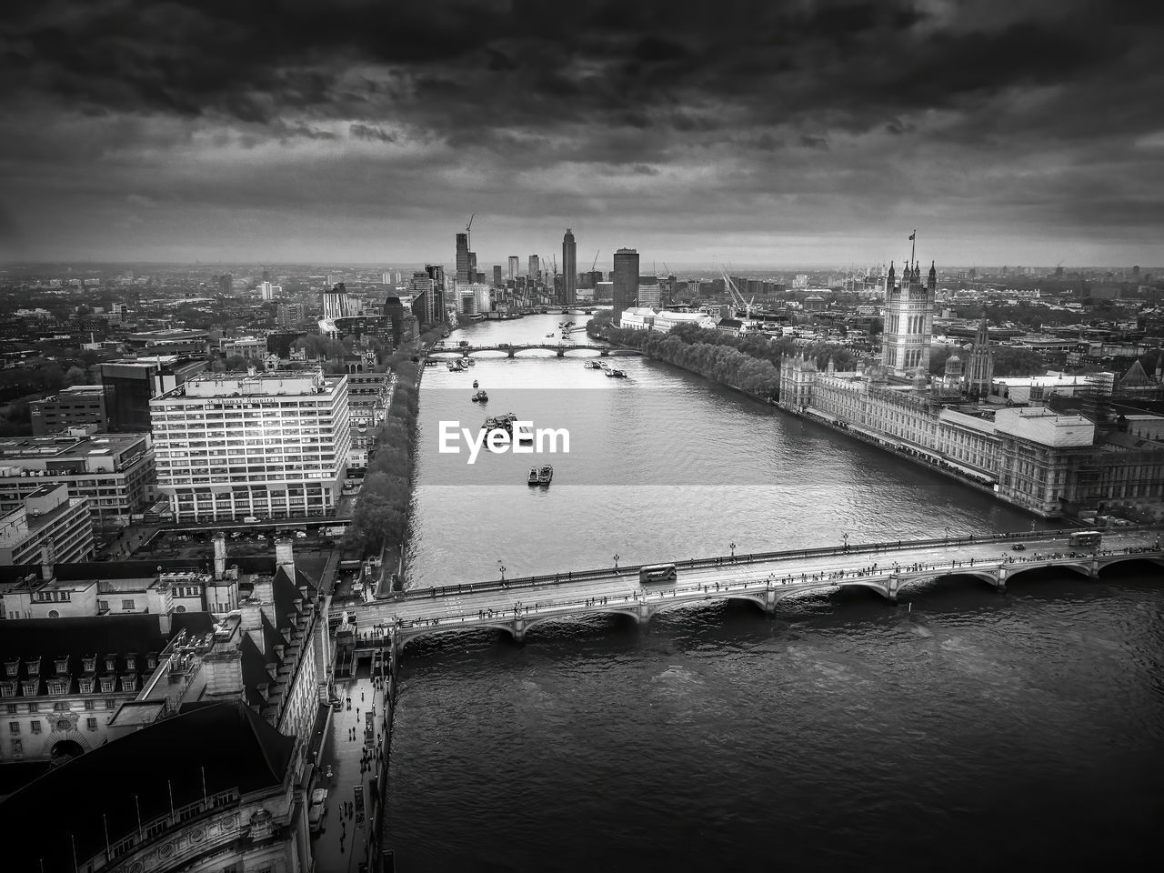 Black and white perspective from above in london eye.