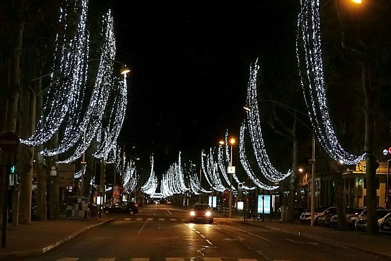 STREET LIGHT AT NIGHT