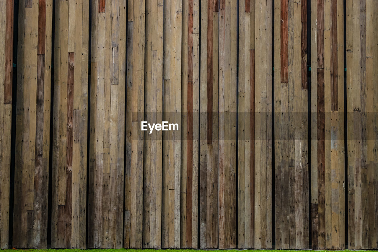 FULL FRAME OF WOODEN FENCE