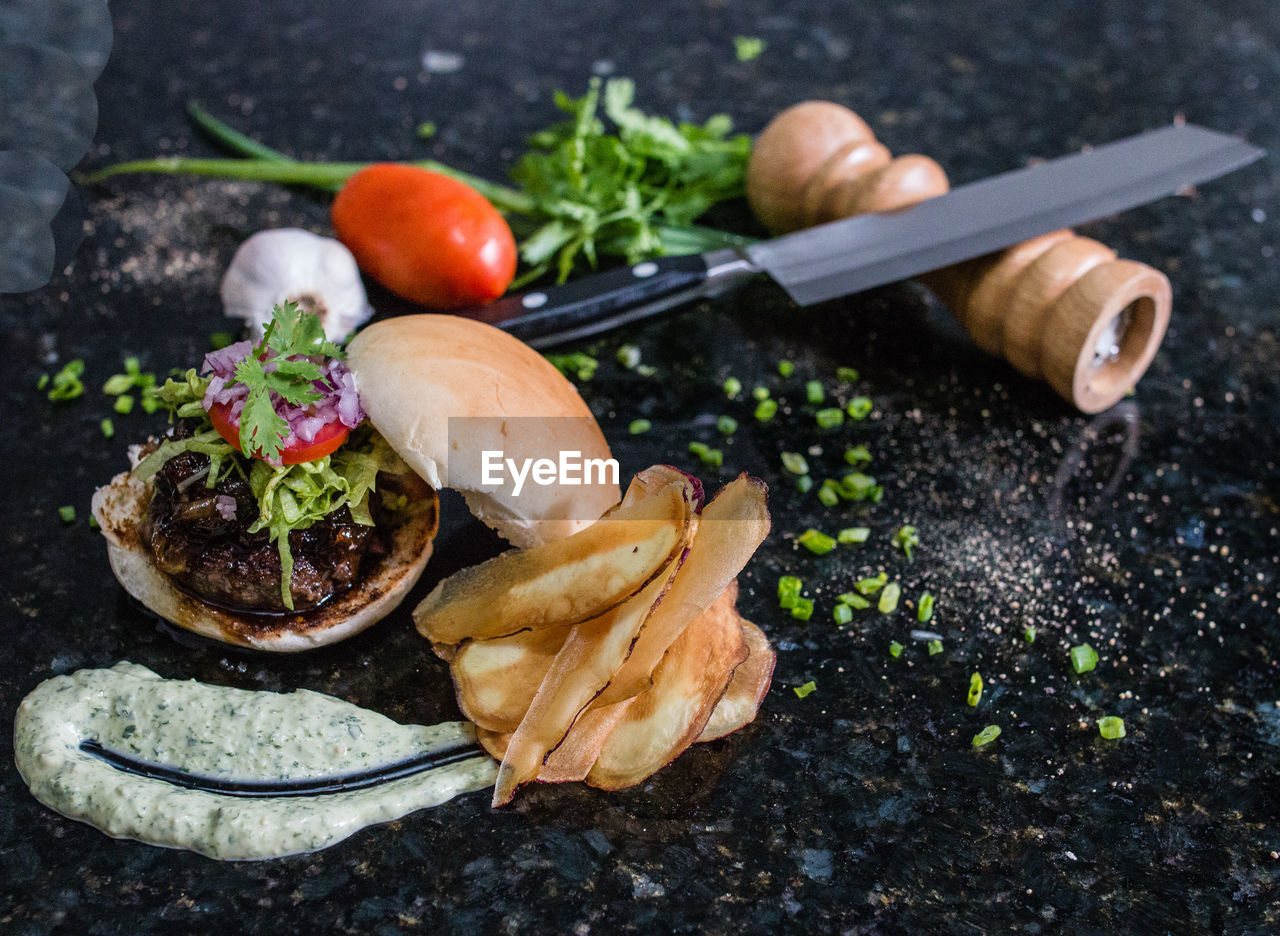 HIGH ANGLE VIEW OF VEGETABLES ON TABLE