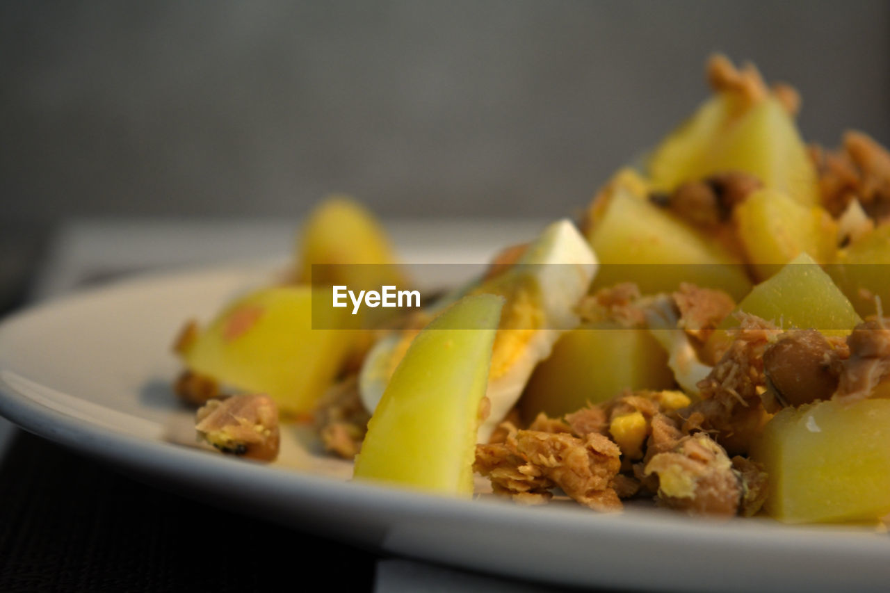 food and drink, food, healthy eating, dish, produce, plant, freshness, wellbeing, fast food, plate, no people, indoors, meal, raw potato, vegetable, fruit, close-up, cuisine, breakfast, studio shot, bowl, french fries, selective focus