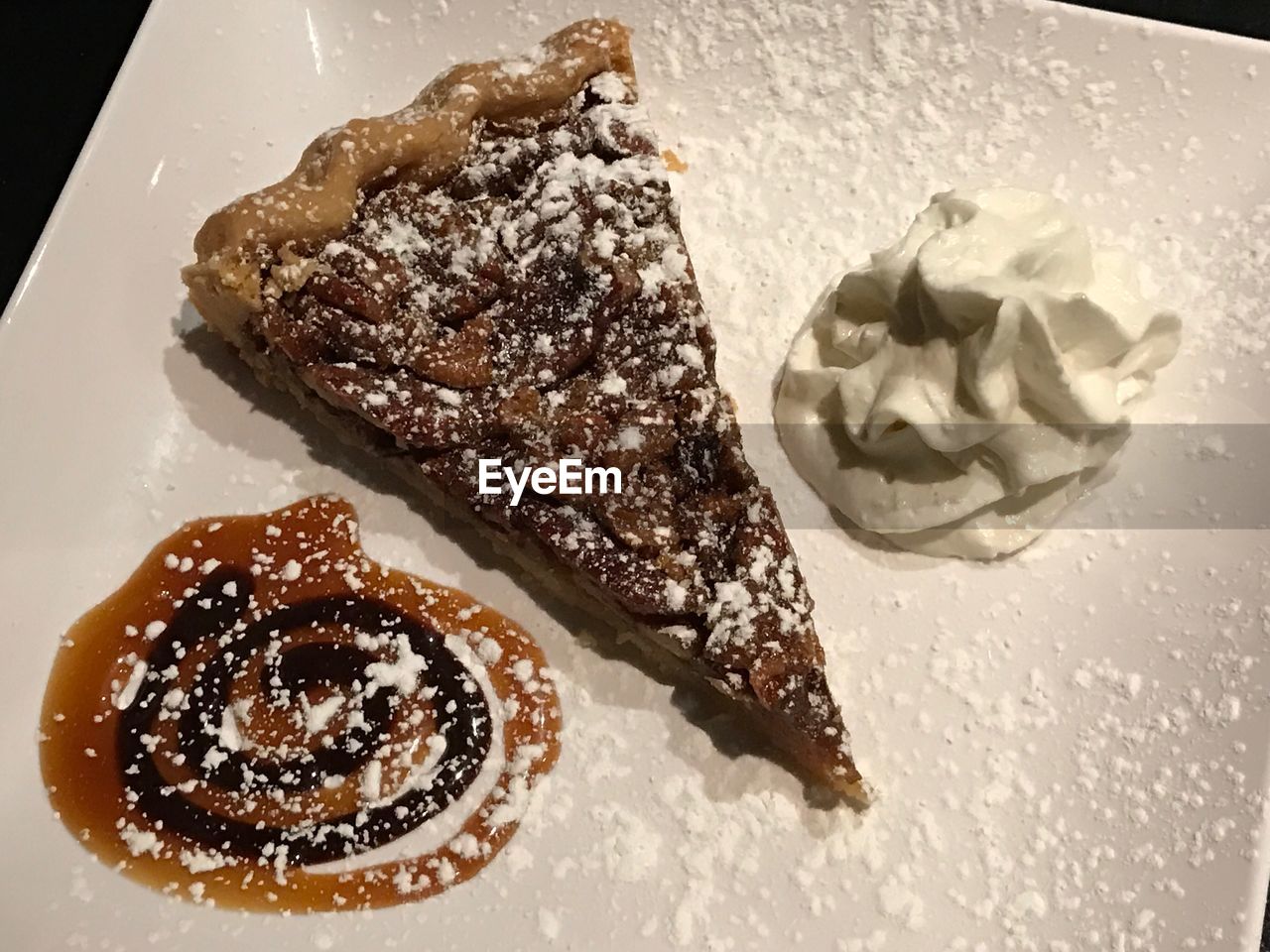 HIGH ANGLE VIEW OF ICE CREAM CAKE