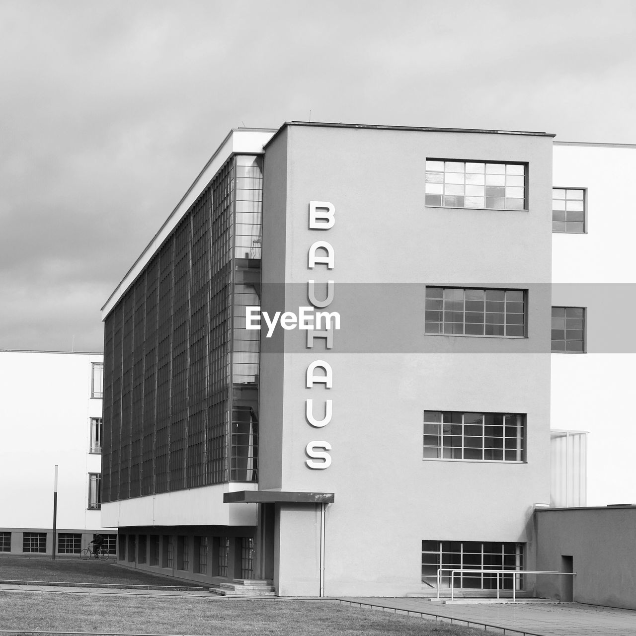 VIEW OF BUILDINGS AGAINST SKY