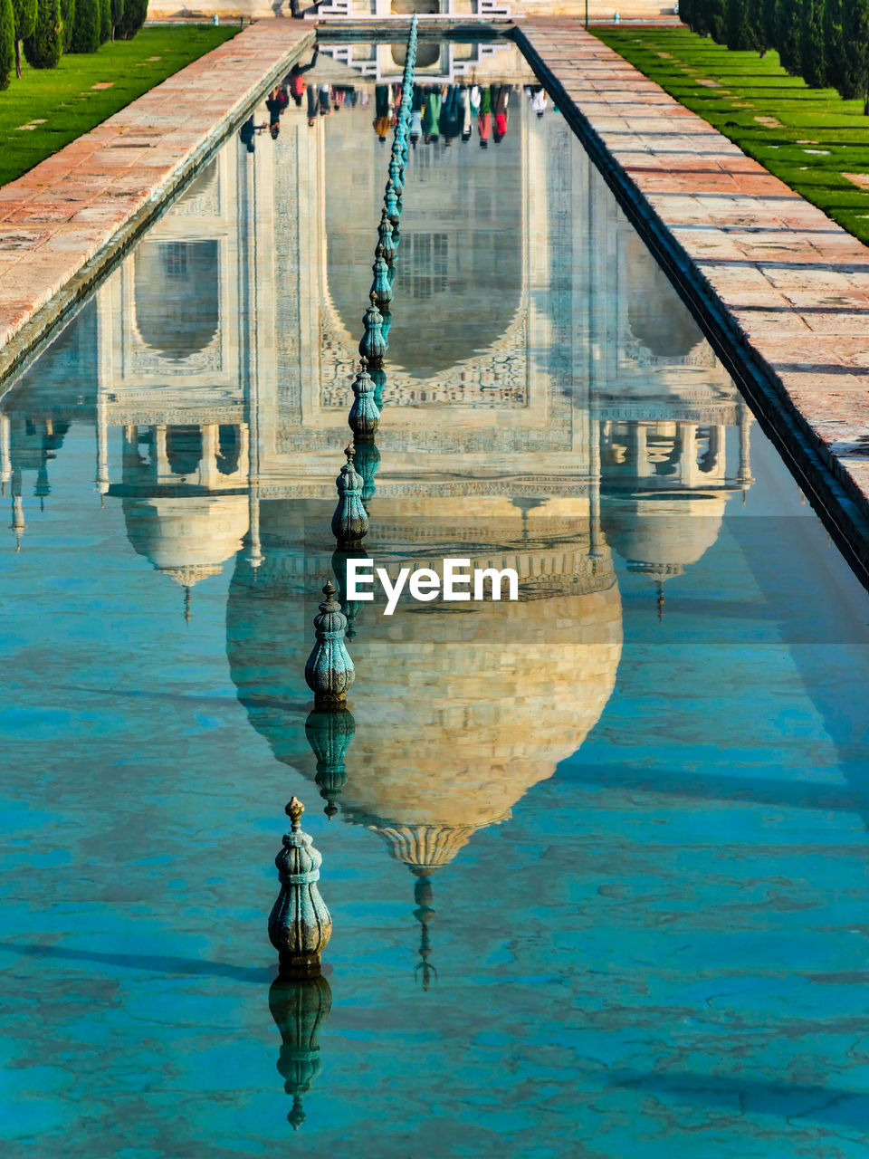 HIGH ANGLE VIEW OF SWIMMING POOL