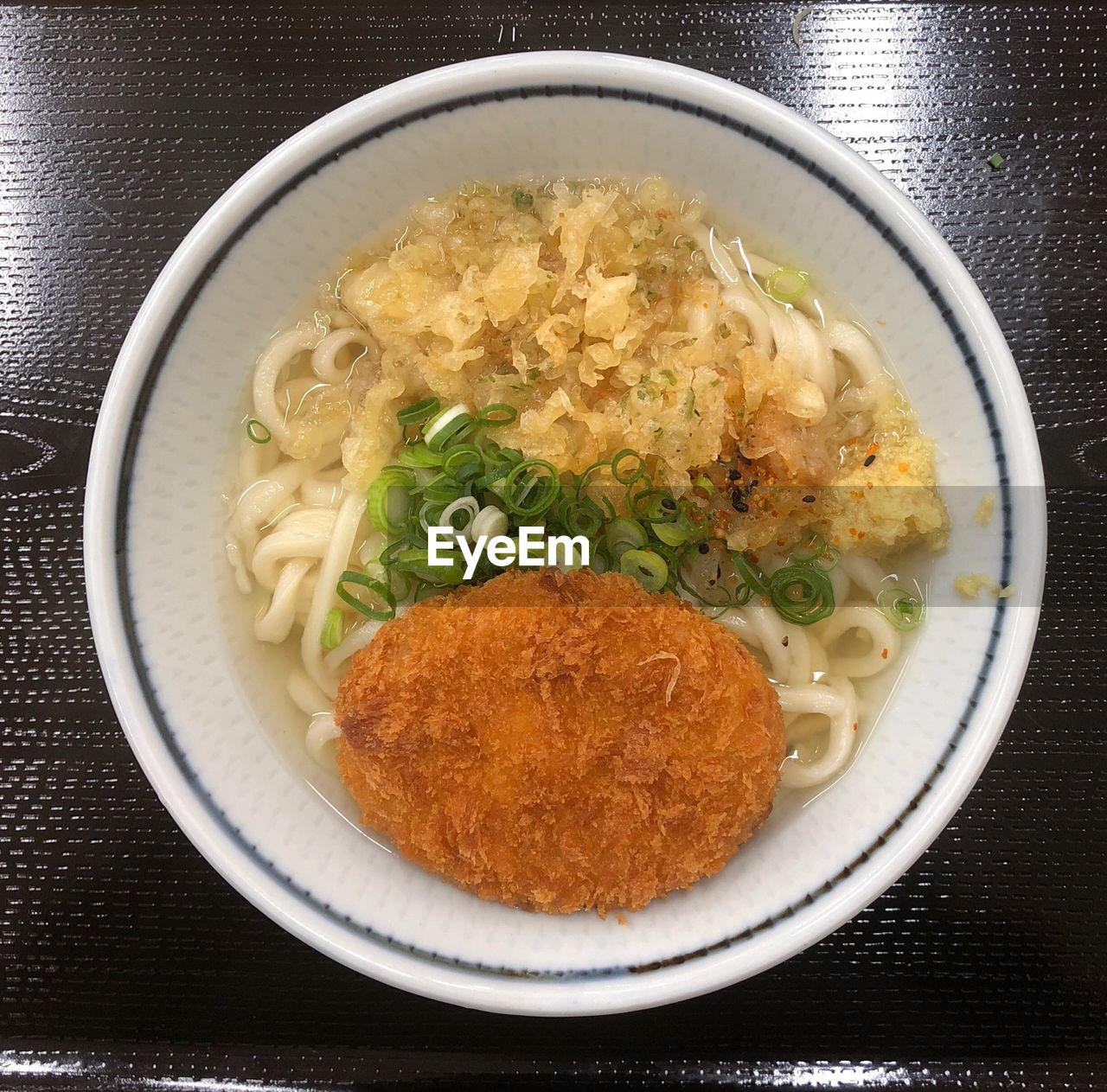 CLOSE-UP OF NOODLES SERVED IN BOWL