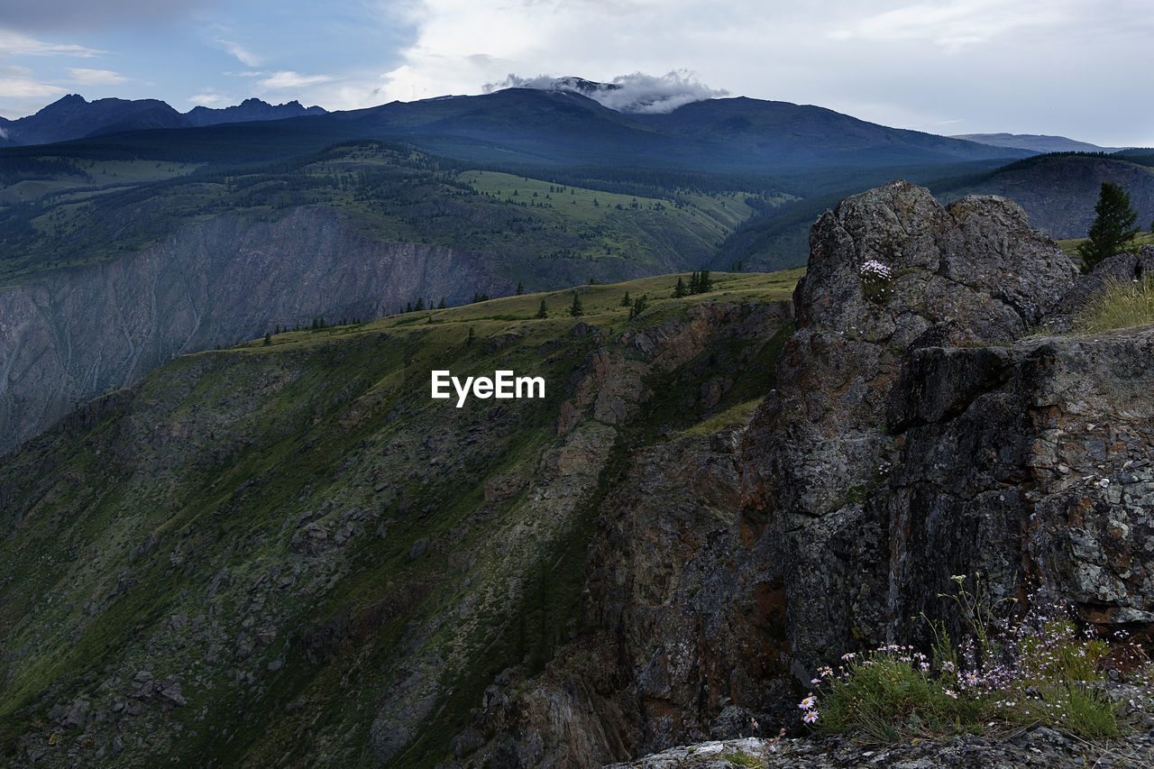 The greatness and beauty of the altai passes and gorges, the beauty floating in the air