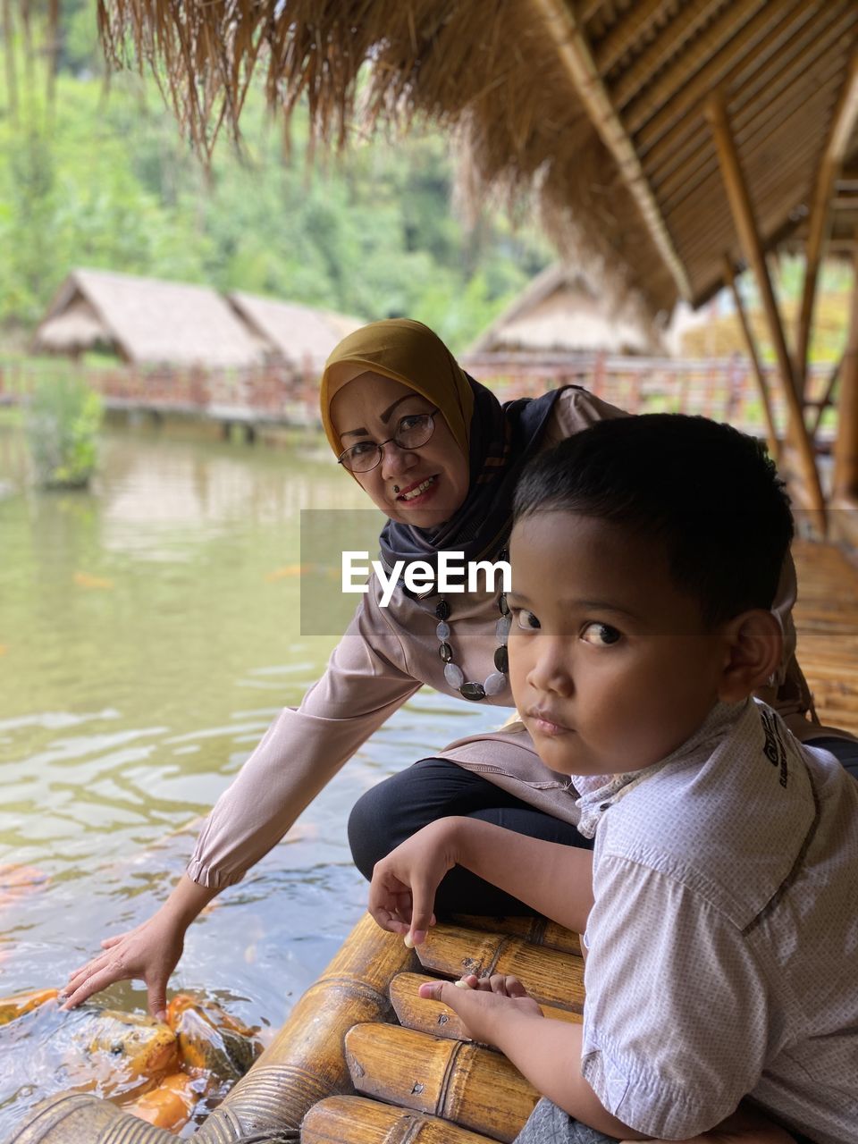 She has to educate her son by nature at saung mang engking lembang west java