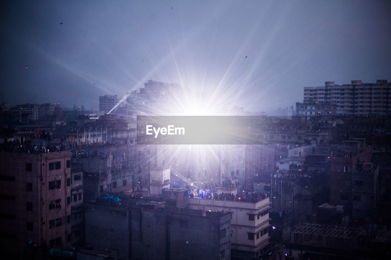 VIEW OF BUILDINGS IN CITY