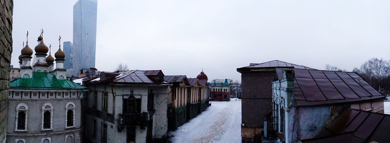 VIEW OF BUILDINGS IN CITY