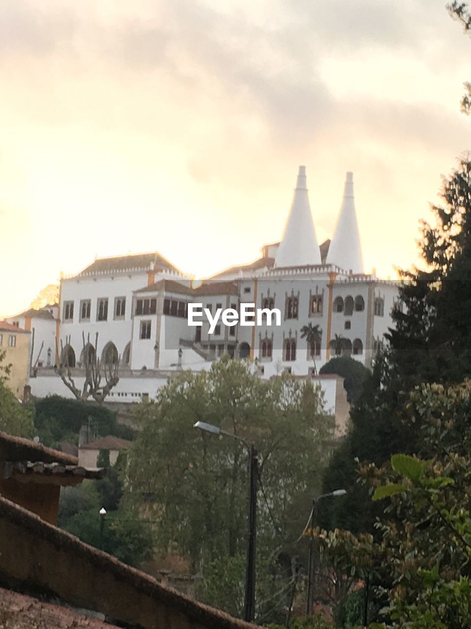 VIEW OF BUILDINGS AGAINST SKY