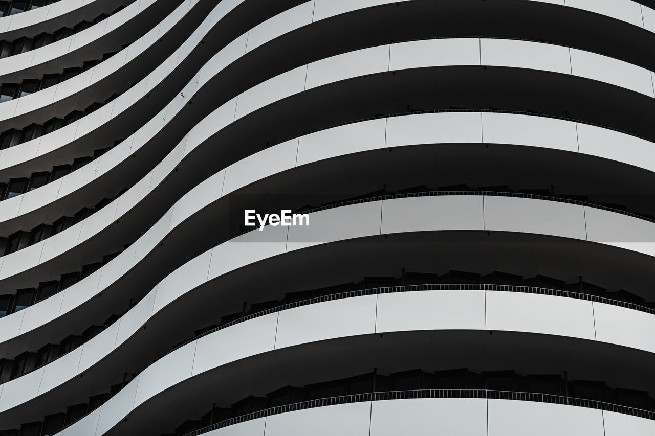 FULL FRAME SHOT OF BUILDING