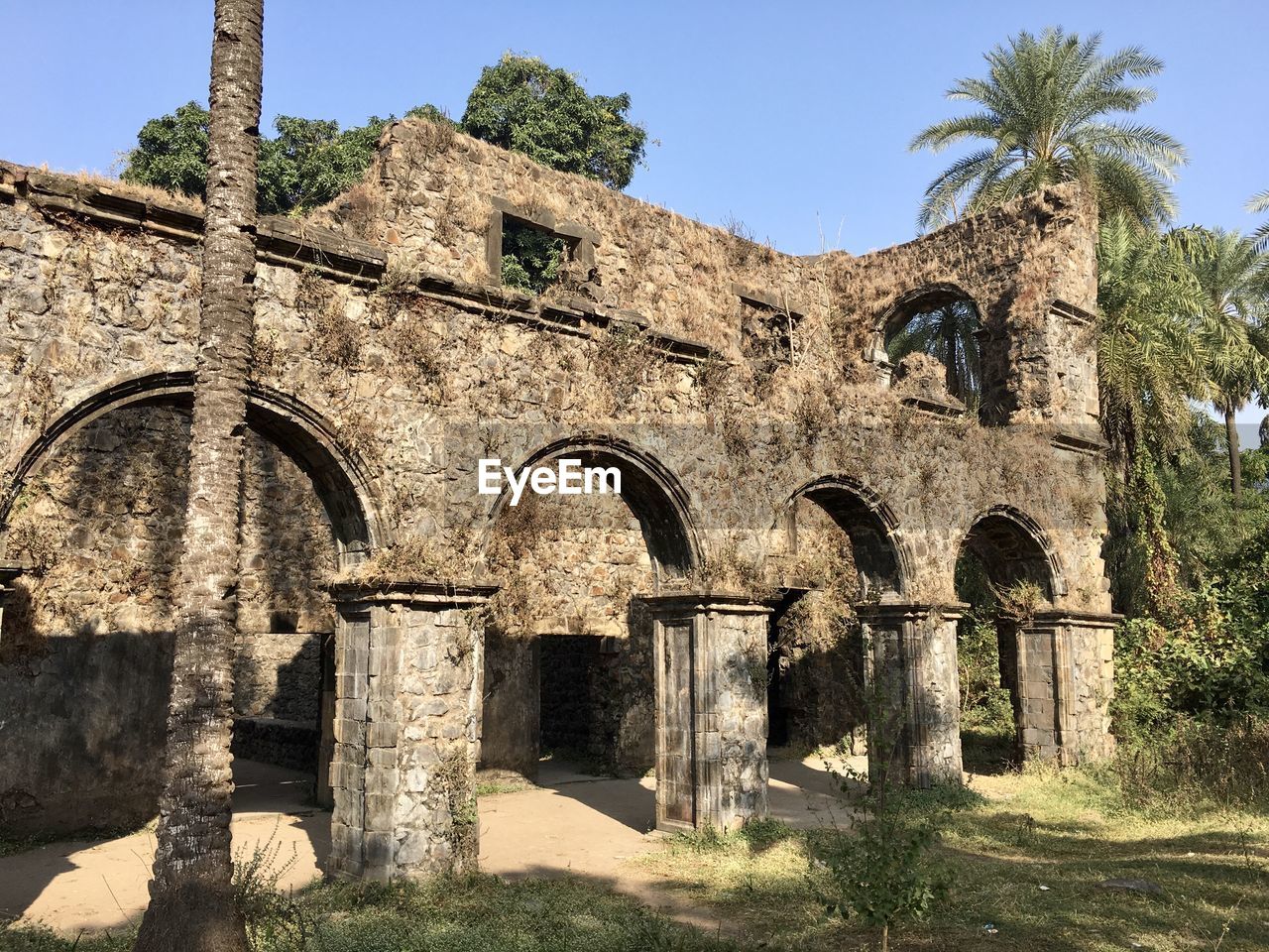 LOW ANGLE VIEW OF OLD RUIN BUILDING