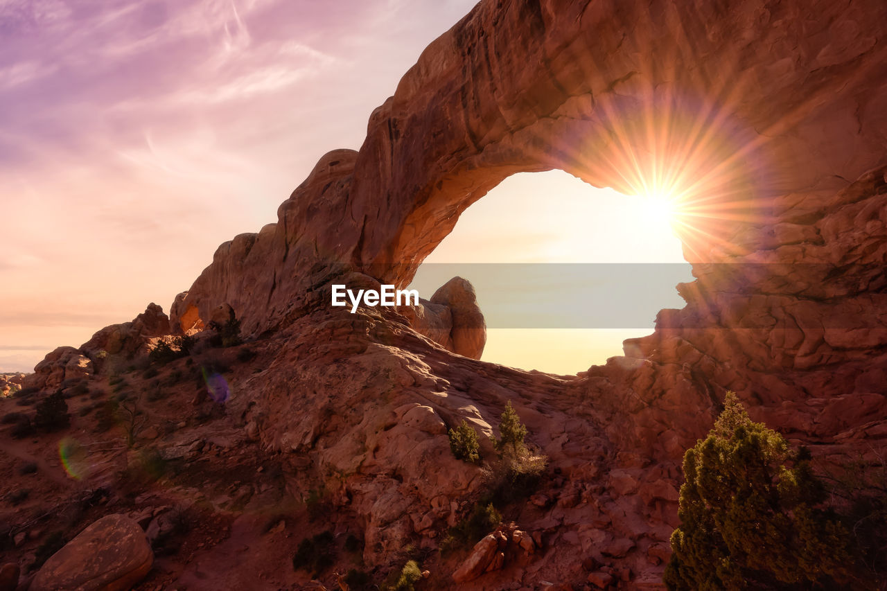 SCENIC VIEW OF ROCK FORMATION AGAINST SKY