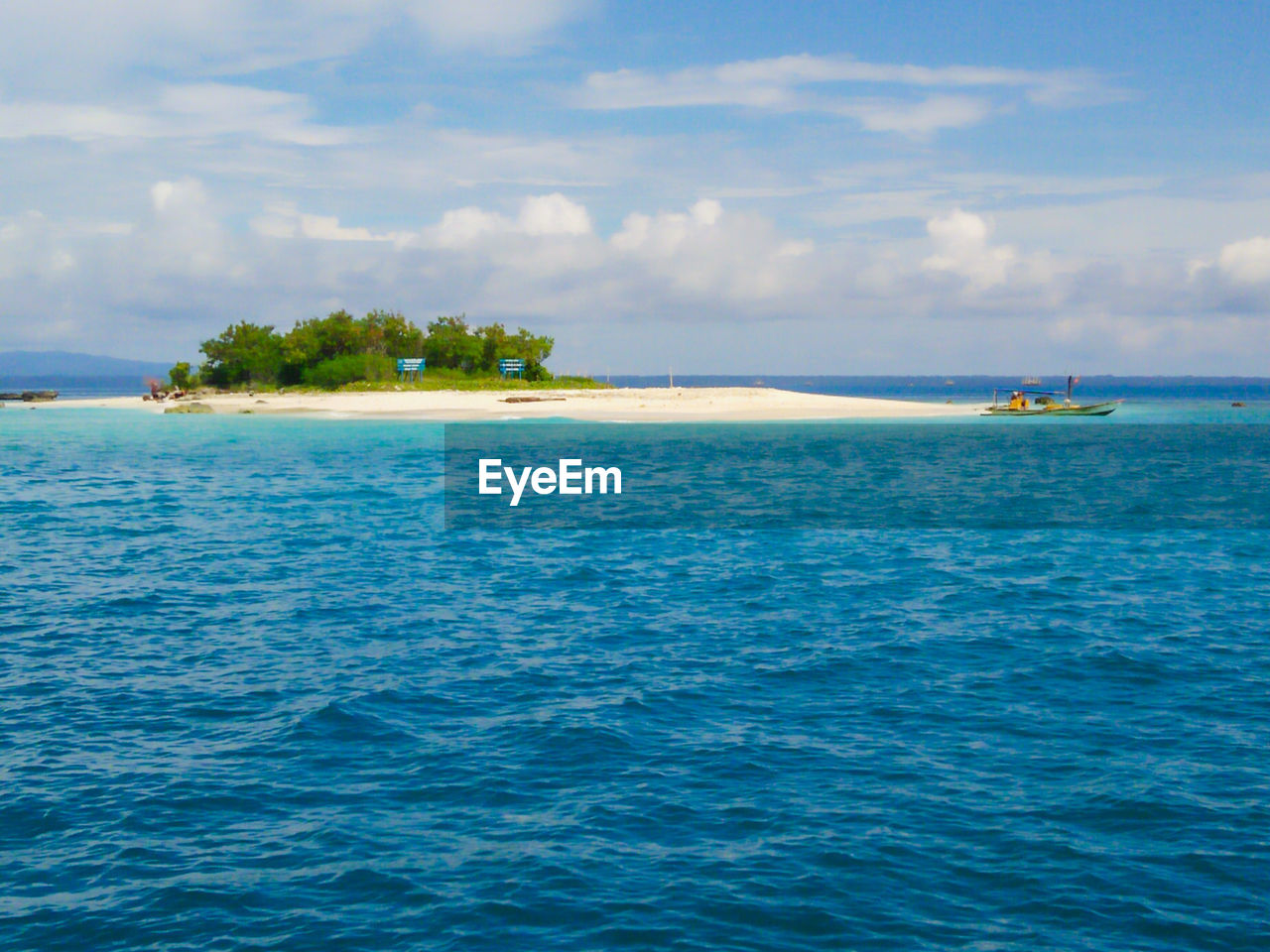 VIEW OF SEA AGAINST SKY