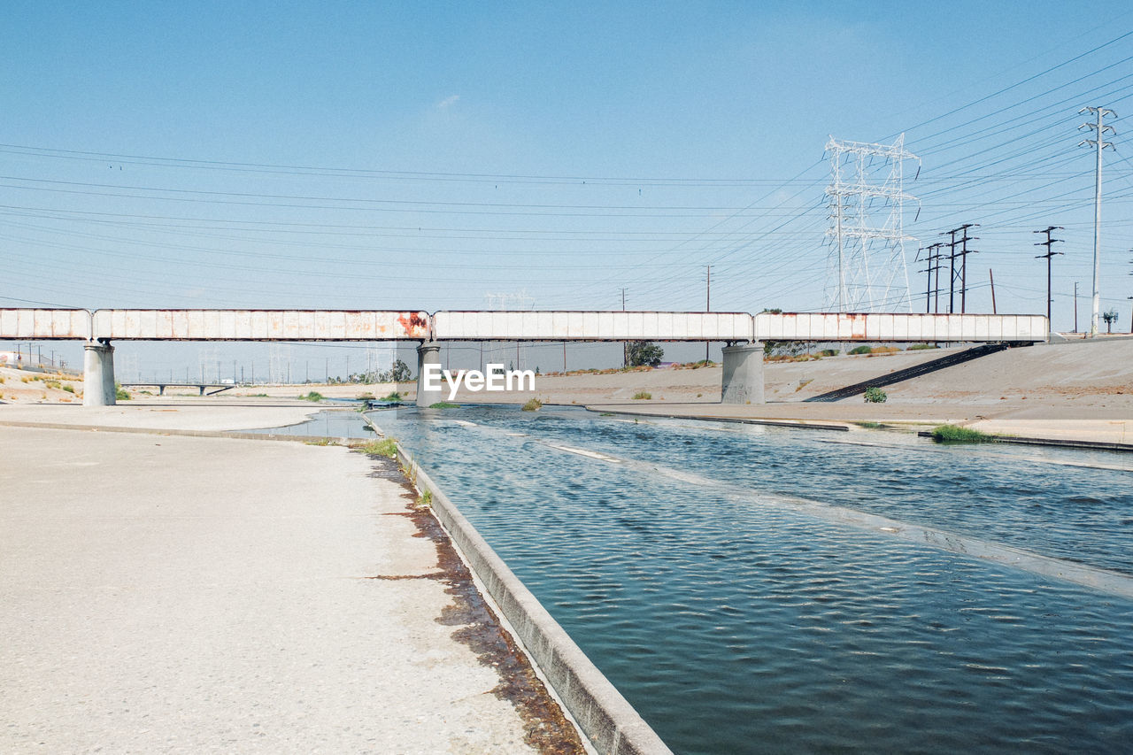 Bridge over los angeles river against sky