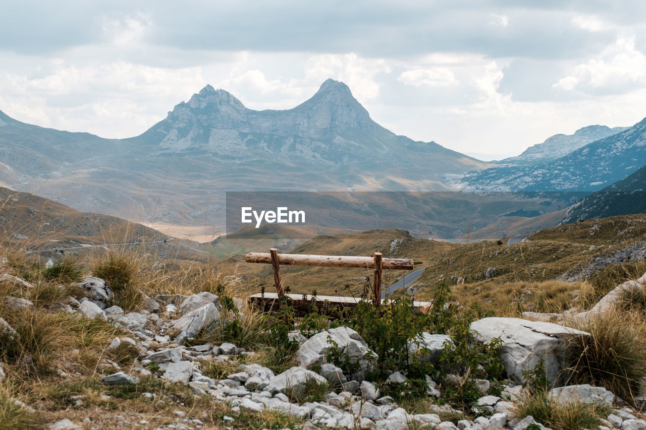 SCENIC VIEW OF SNOWCAPPED MOUNTAIN AGAINST SKY