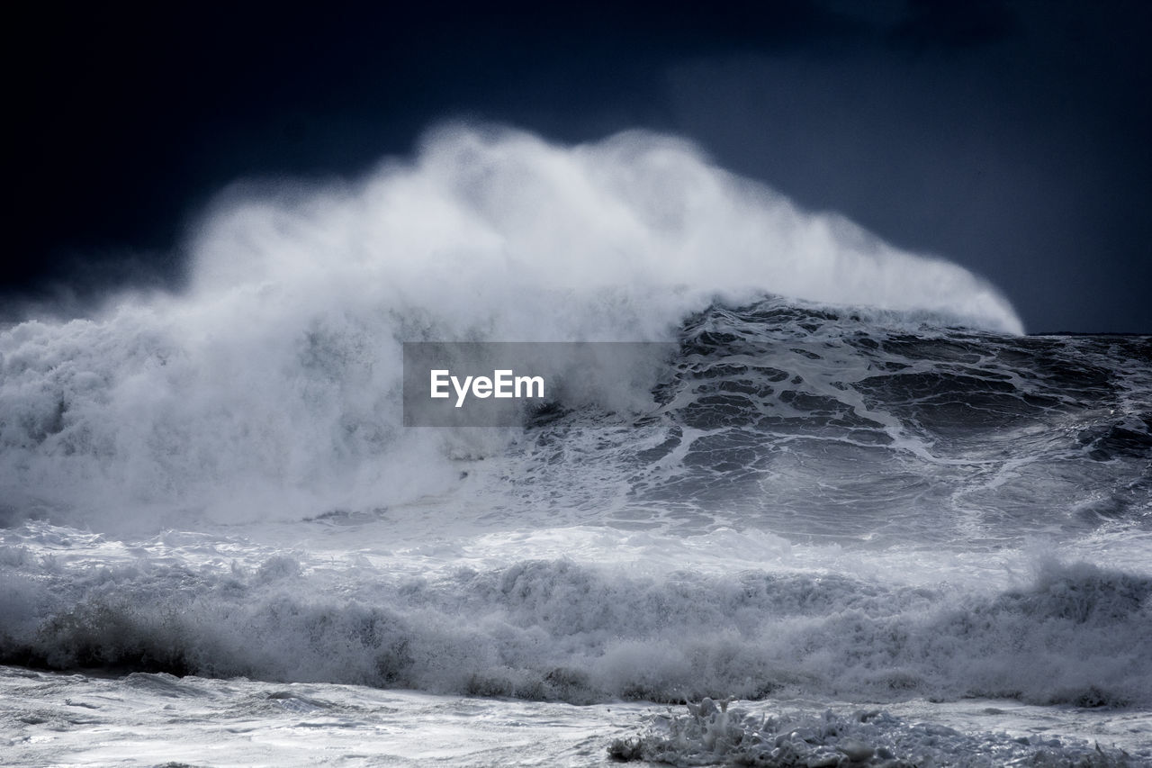 Powerful waves in sea