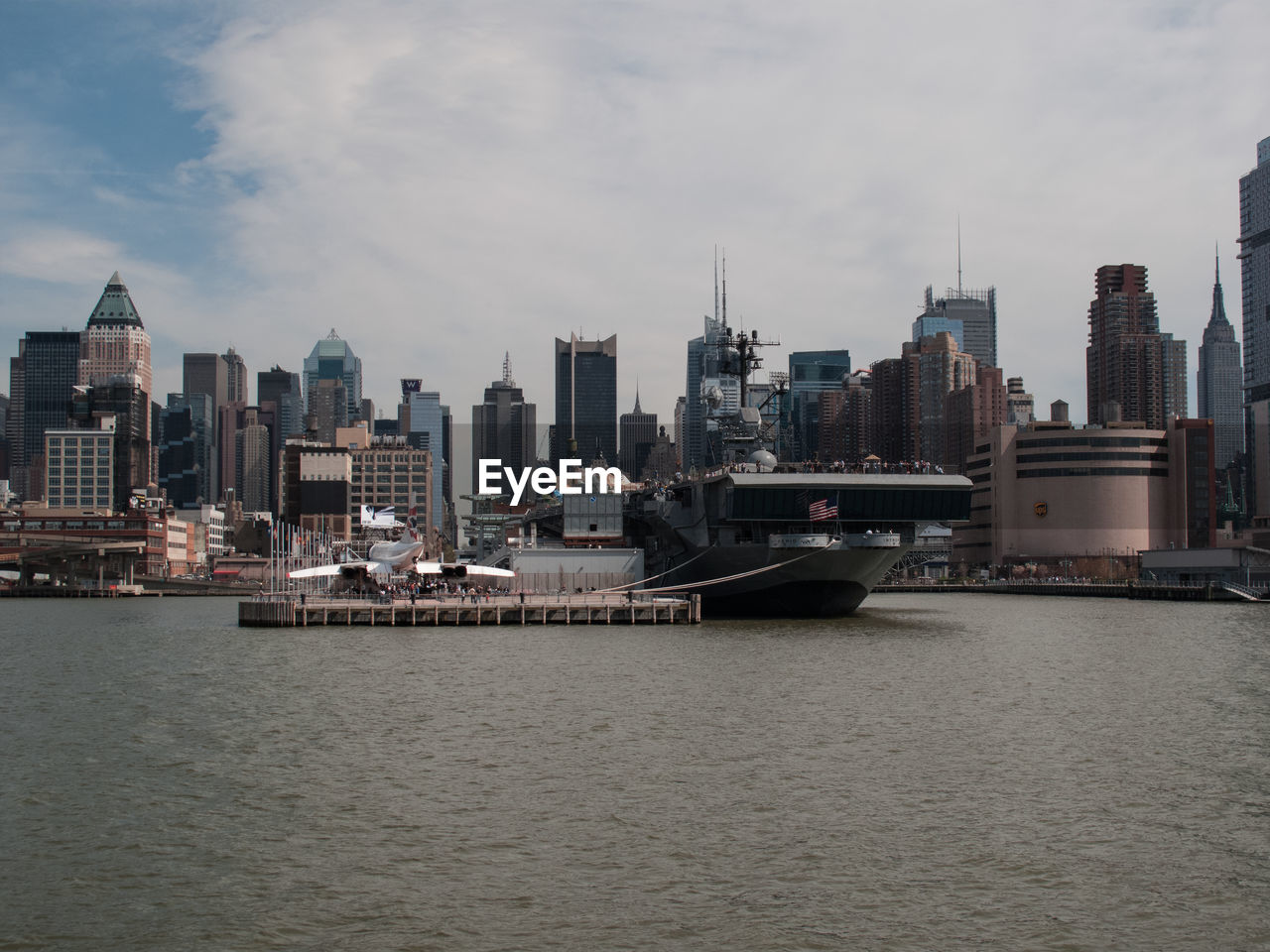 VIEW OF CITYSCAPE AT HARBOR