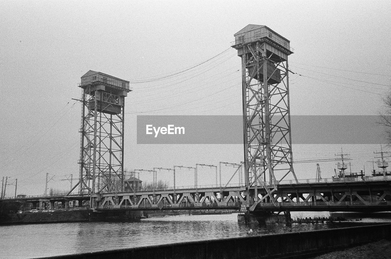 LOW ANGLE VIEW OF BRIDGE AGAINST SKY