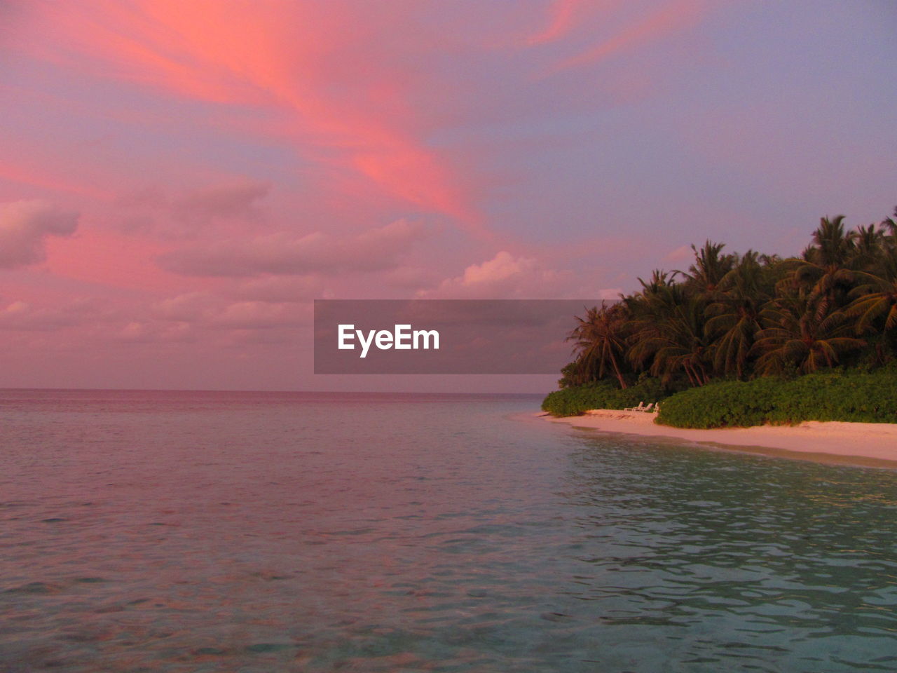 VIEW OF SEA AGAINST SKY DURING SUNSET