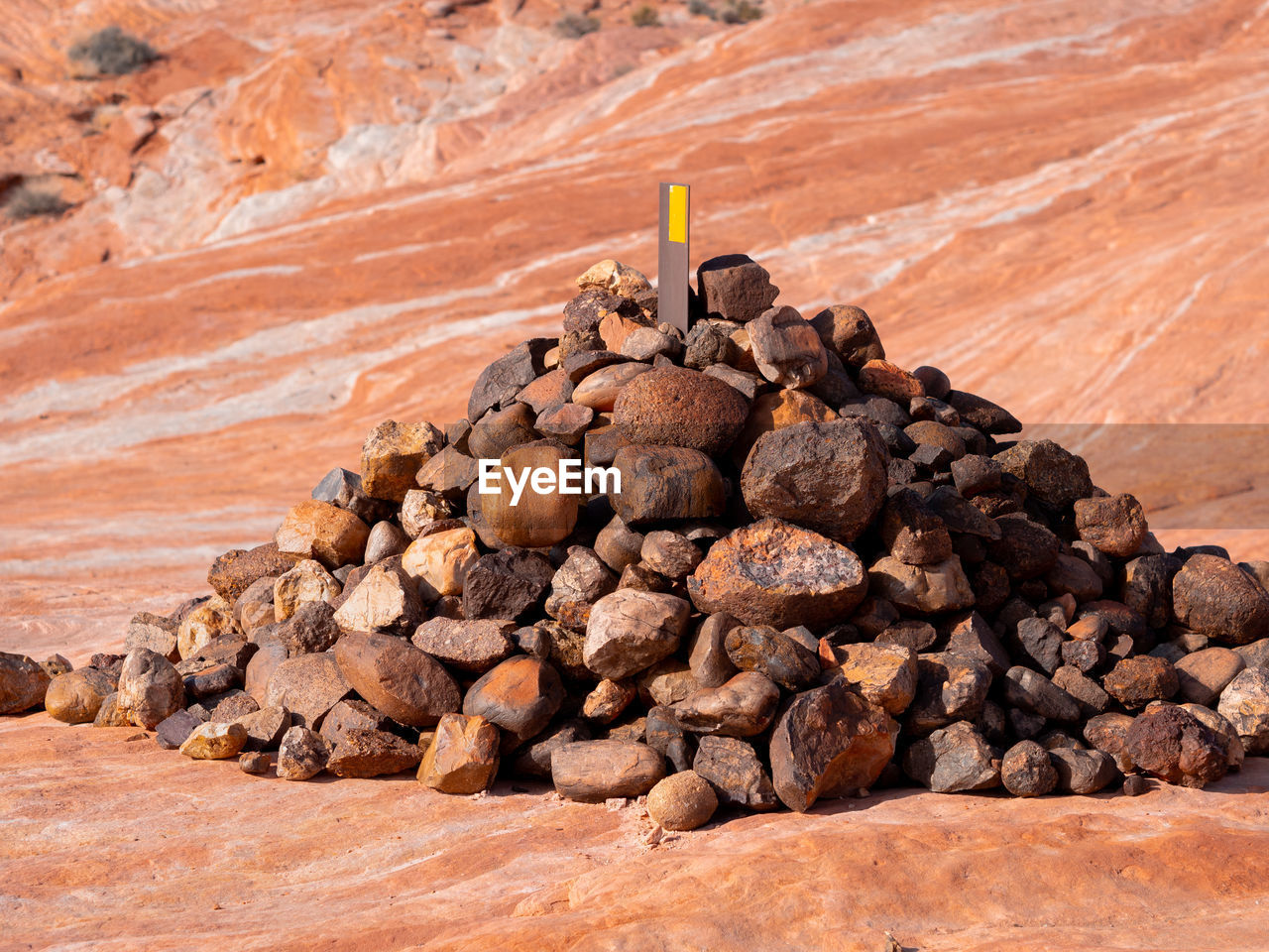 VIEW OF ROCKS ON DESERT