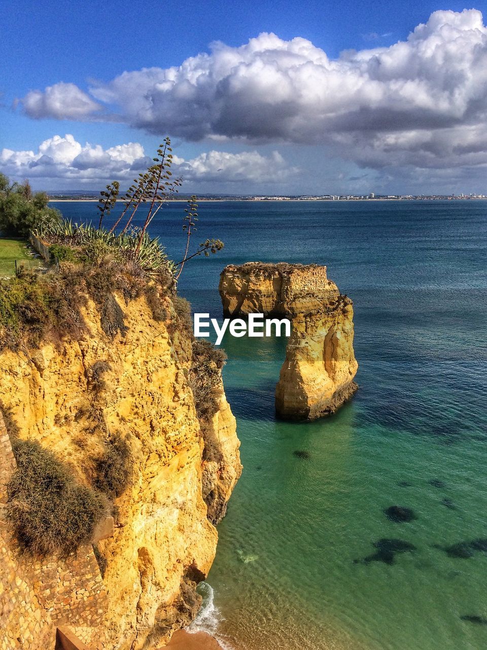 PANORAMIC VIEW OF SEA AGAINST SKY