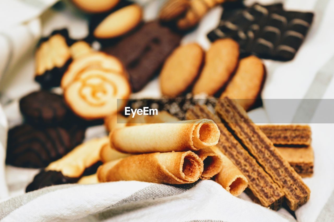 CLOSE-UP OF COOKIES IN KITCHEN