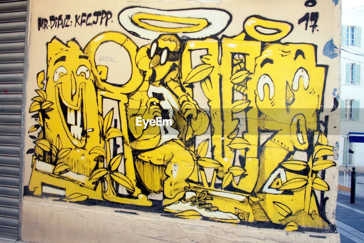 CLOSE-UP OF GRAFFITI