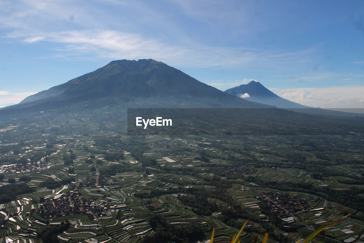 AERIAL VIEW OF VOLCANIC LANDSCAPE