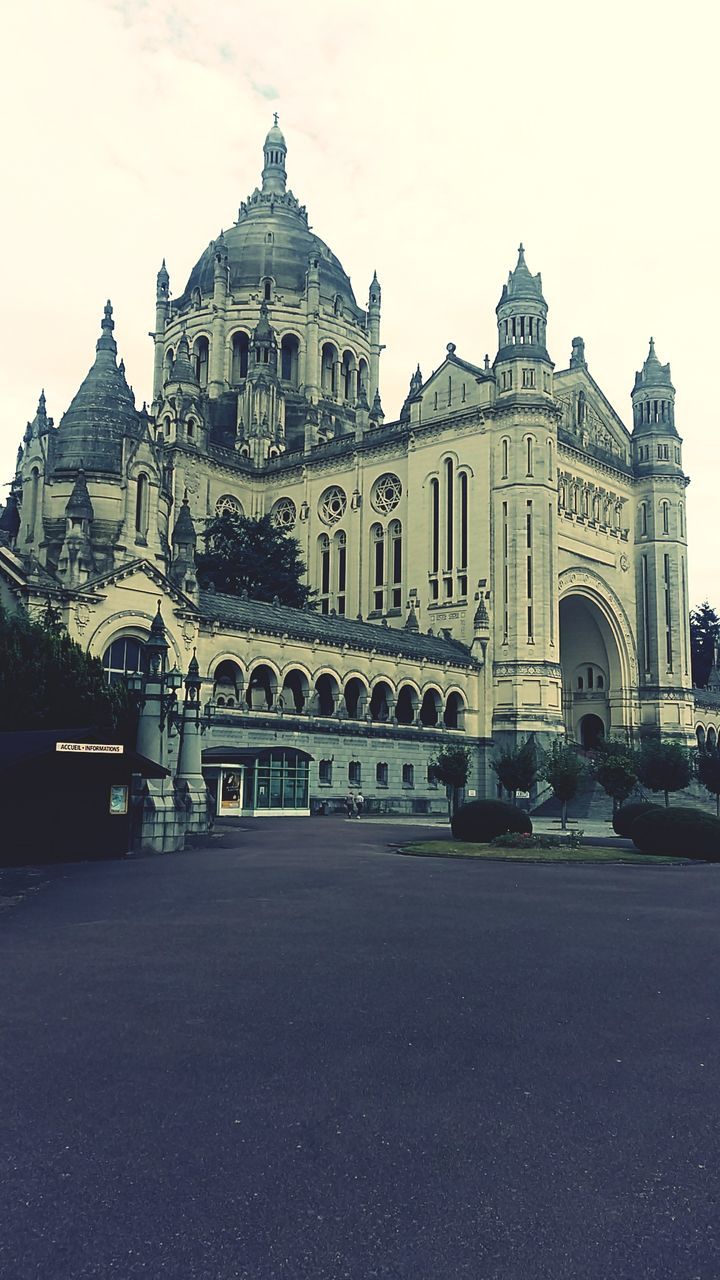 VIEW OF BUILDING AGAINST SKY