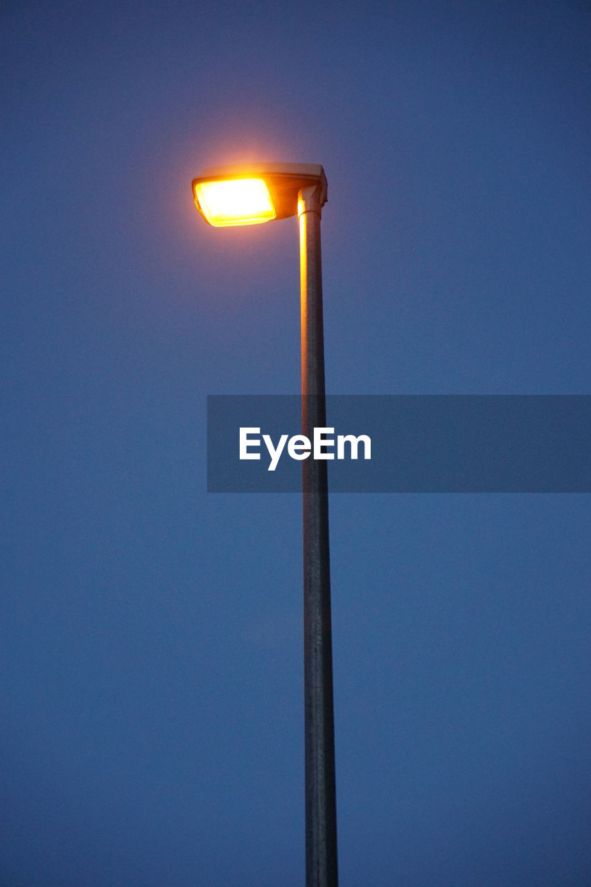 Street lamp light post