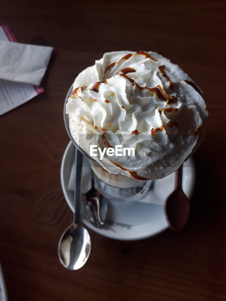 HIGH ANGLE VIEW OF ICE CREAM IN GLASS